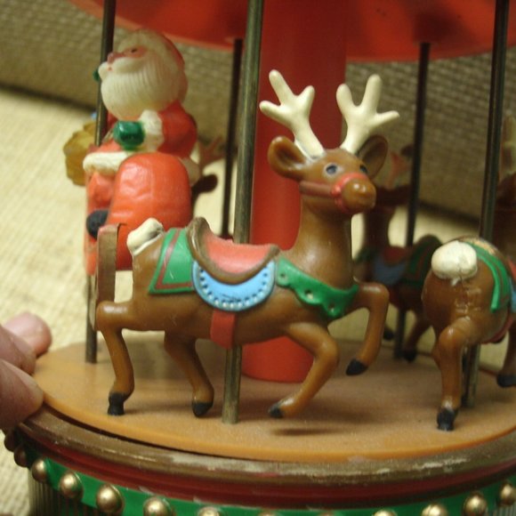Vintage Hallmark Santa & Reindeer Carousel Music Box - Picture 11 of 16